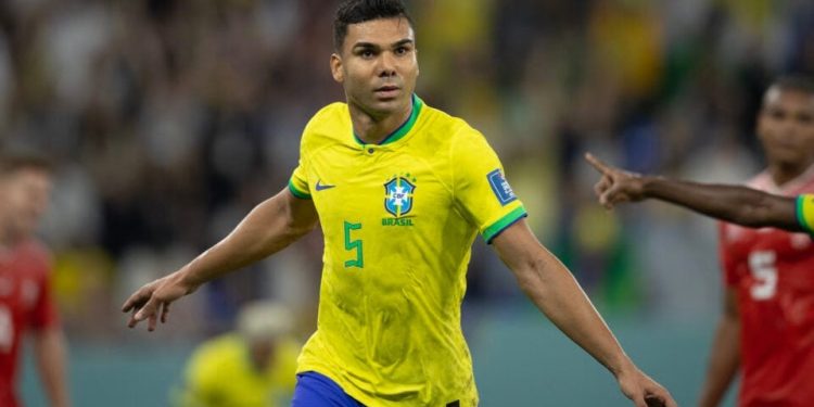 Brasil vence a Suíça pela primeira vez na história das Copas e garante classificação para as oitavas