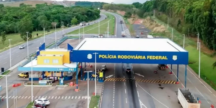 PRF apreende carga irregular de medicamentos e bebidas alcoólicas em Anápolis