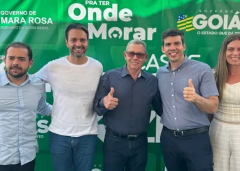 Prefeito Machadinho prestigia entrega de casas do programa “Pra Ter Onde Morar”, em Mara Rosa