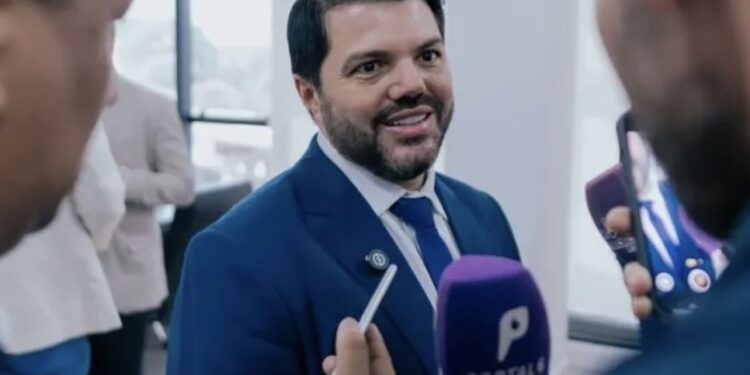 Márcio Corrêa recebe alta hospitalar após internação em UTI