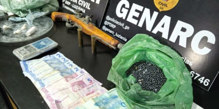 Polícia Civil prende dupla por usar distribuidora de bebidas de fachada para vender drogas, em Luziânia